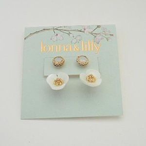 Flower earrings from Lonna and Lilly